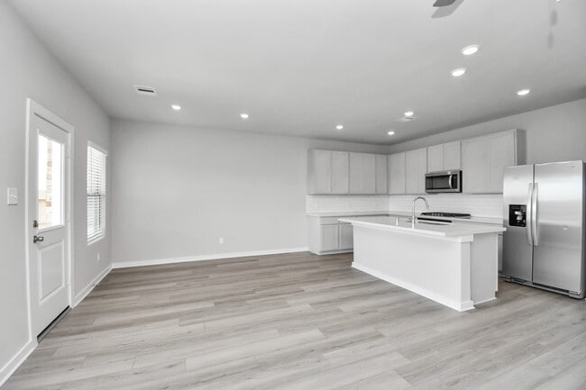 Building Photo - 6702 Arabella Lakes Dr