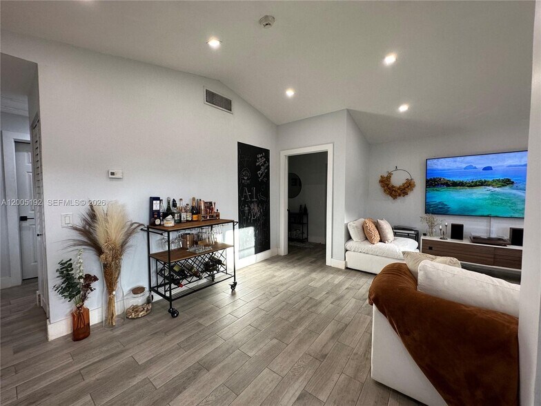 Building Photo - 4840 SW 149th Ct