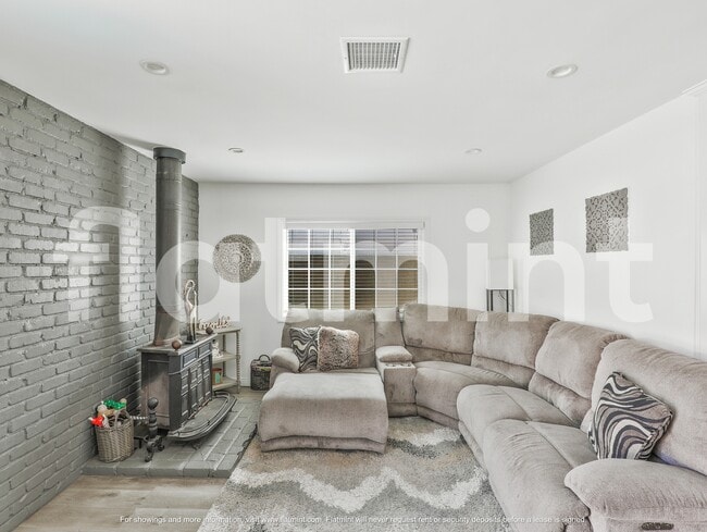 Building Photo - 3835 W 147th Pl