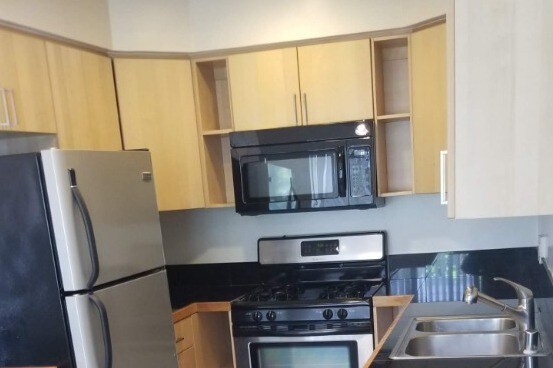 Building Photo - 5302 Comercio Ln