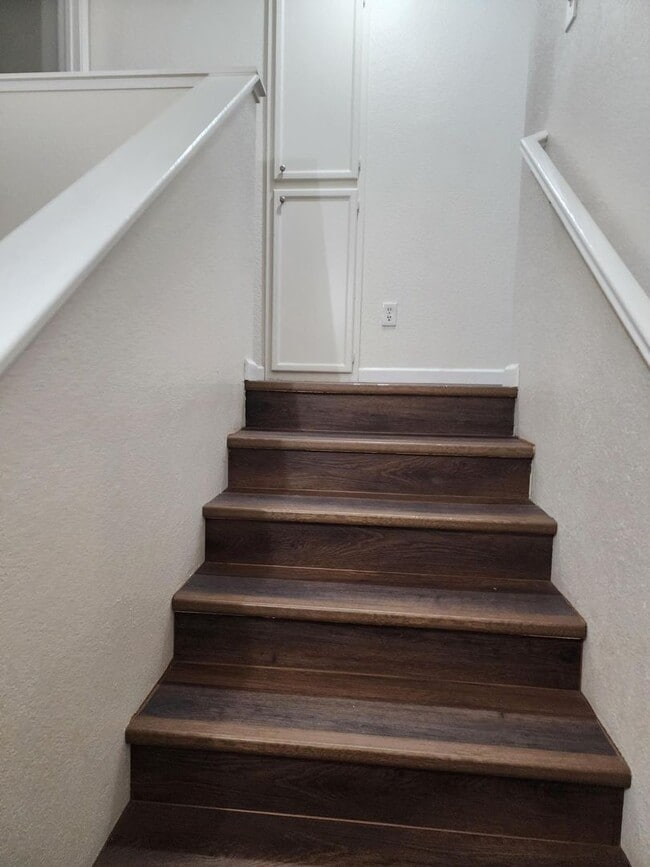 Building Photo - 1953-1955 Glen Ridge Dr