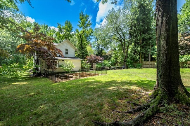 Building Photo - 15 Closter Rd