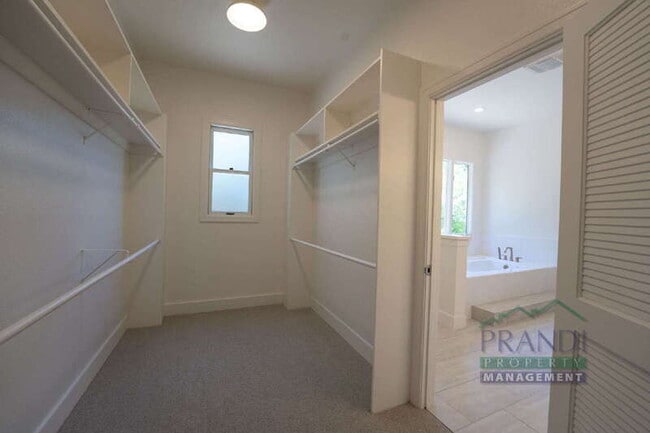Building Photo - 121 Laurel Grove Ave