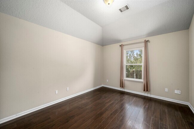 Building Photo - 1505 Hickory Ct