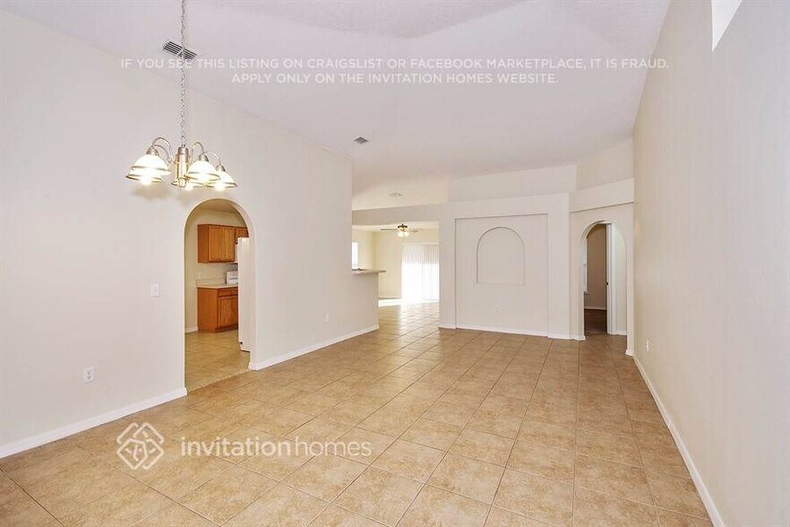 Building Photo - 159 Velveteen Pl