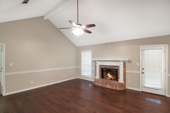 Building Photo - 114 Trace Ridge Dr