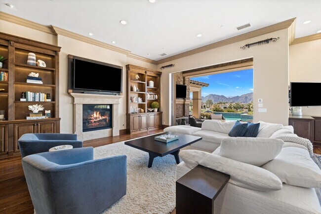 Building Photo - 75741 Via Stia