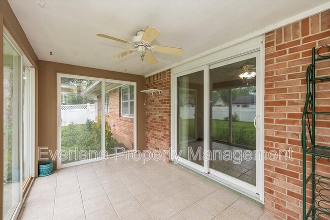 Building Photo - 647 Alwyne Rd