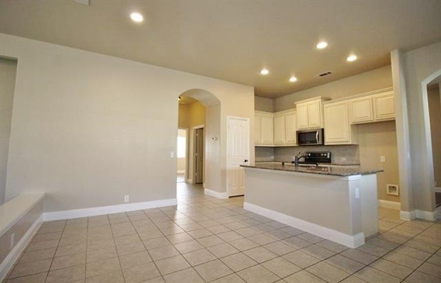 Building Photo - 6613 Meadow Glen Dr