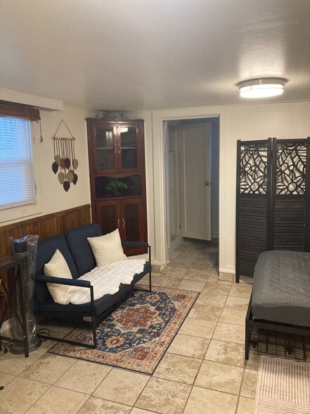 Building Photo - 3421 Belmont Ave