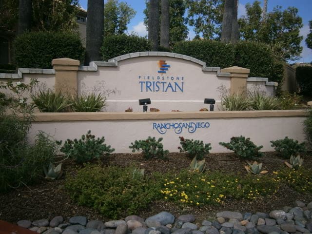 Building Photo - 2 Bed / 2.5 Bathroom Two Story Townhome at the Tristan complex in Rancho San Diego