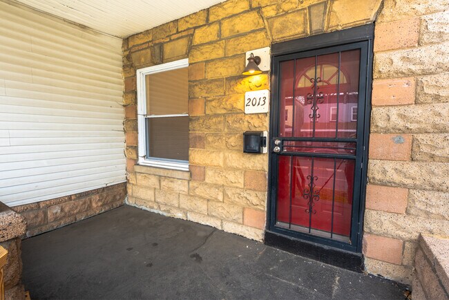 Building Photo - 2013 Edgmont Ave