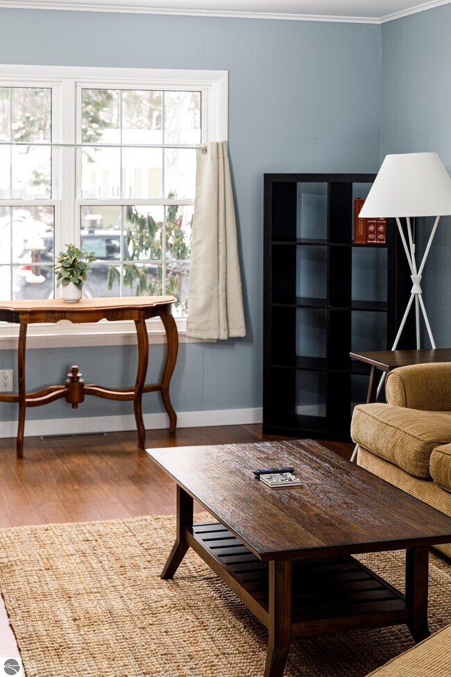 Building Photo - 1704 Comanche St