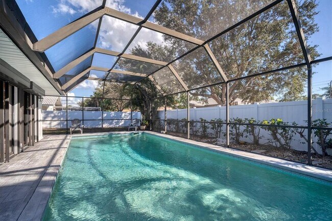 Building Photo - 2926 Captiva Dr