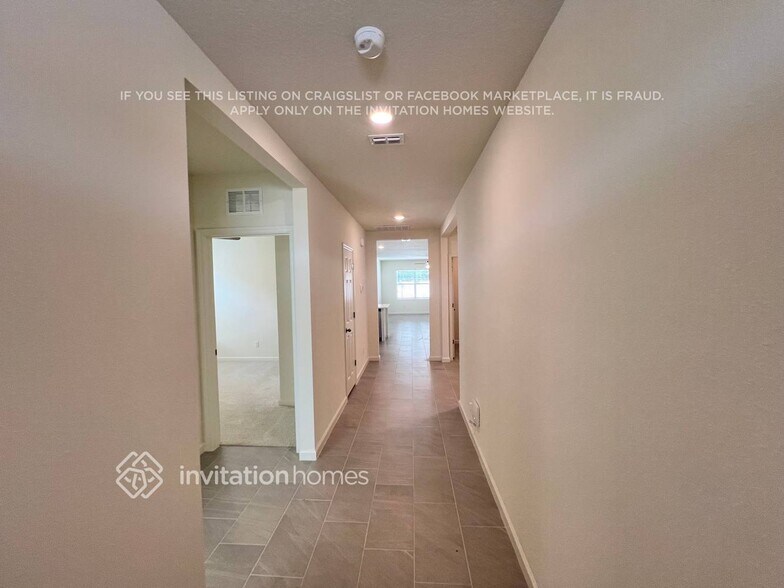 Building Photo - 9667 Seaspray Dr