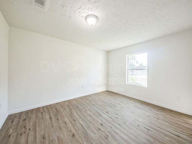 Building Photo - 5314 Straight Arrow Dr
