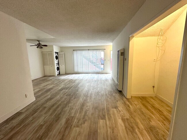 Building Photo - 12117 Pacific Ave