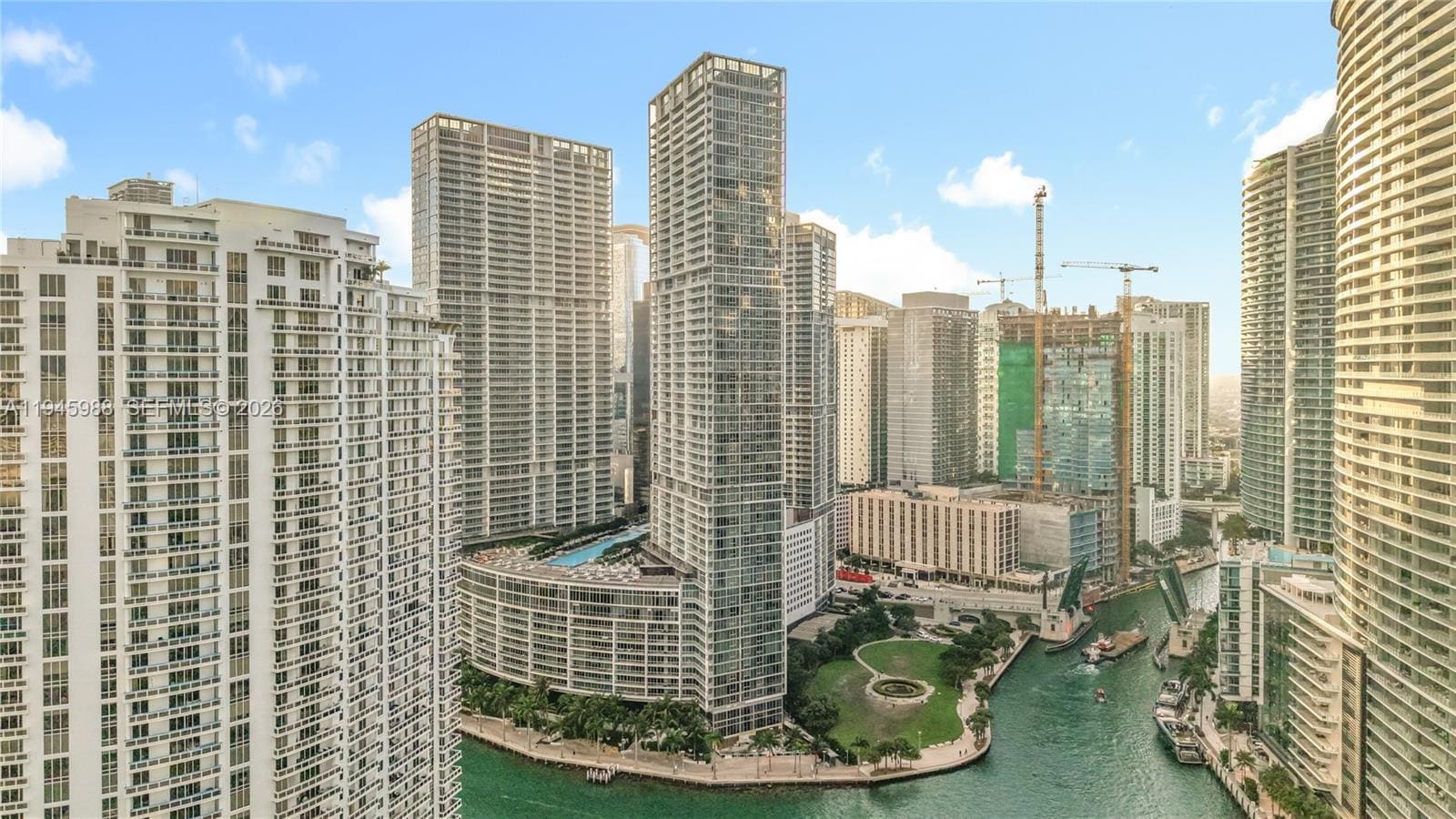 Building Photo - 475 Brickell Ave