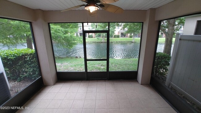 Building Photo - 5956 Pavilion Dr