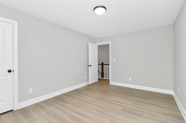 Building Photo - 2730 Catalina Ave