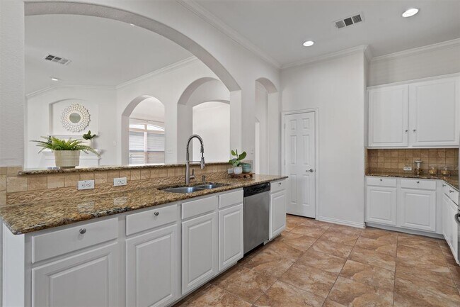 Building Photo - 2529 Mirasol Loop