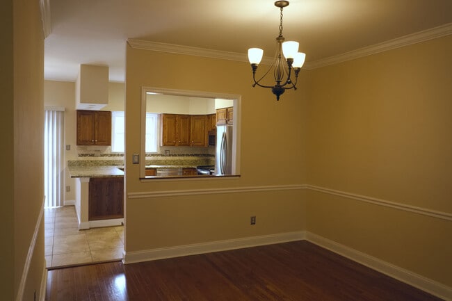Building Photo - Charming 4 Bedroom/3 Bathroom Townhome in Mays Chapel-Chapelgate (Lutherville)