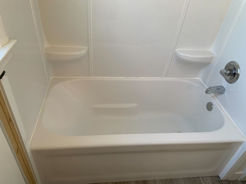 Building Photo - 343 E Lakewood Blvd