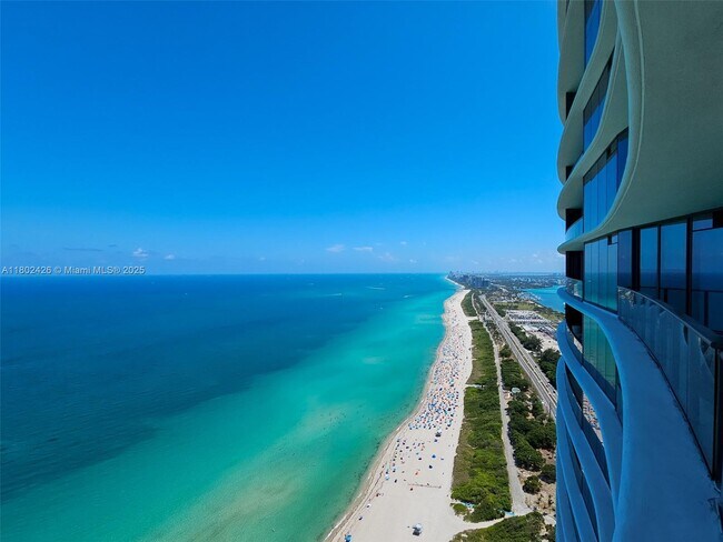 Building Photo - 15701 Collins Ave