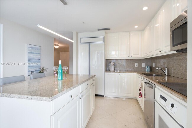 Building Photo - 3400 SW 27th Ave