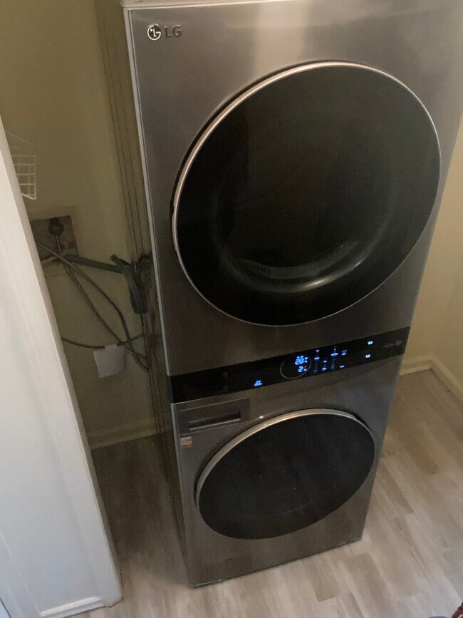 laundry in unit - 1557 El Prado Rd