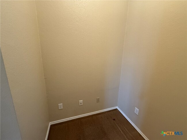 Building Photo - 4205 Cambridge Dr