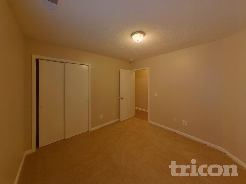 Building Photo - 22 Crimson Ct