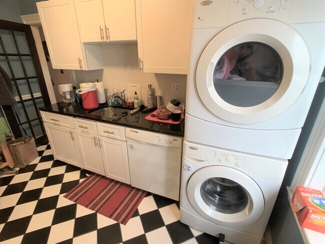 Building Photo - 1662 Commonwealth Avenue