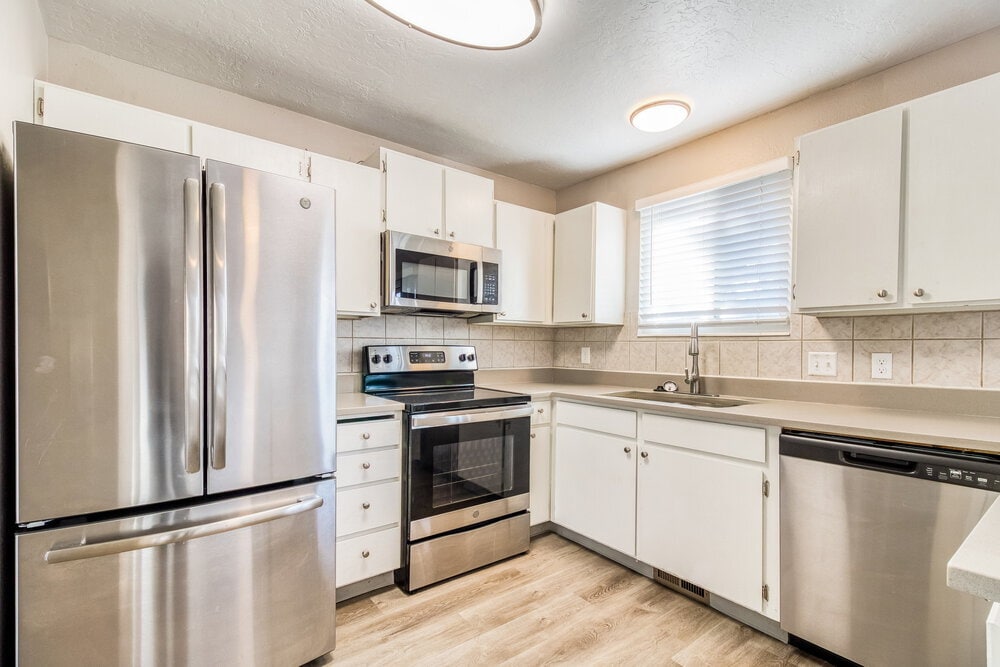 Building Photo - 3988 Burningham Dr