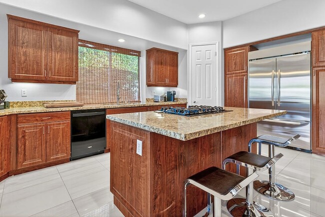 Building Photo - 5 Curie Ct