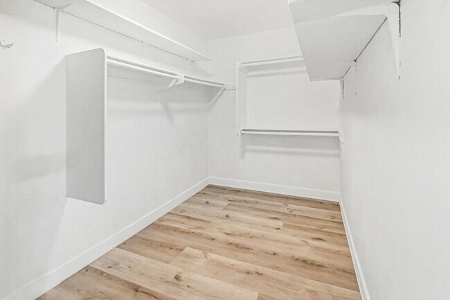 Building Photo - 1447 Manzana Way