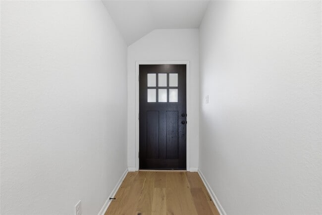 Building Photo - 1617 Park Promenade Pl