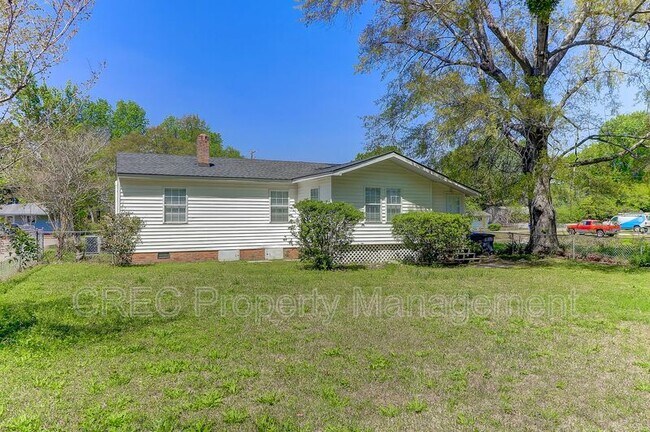 Building Photo - 2401 Eagle Dr