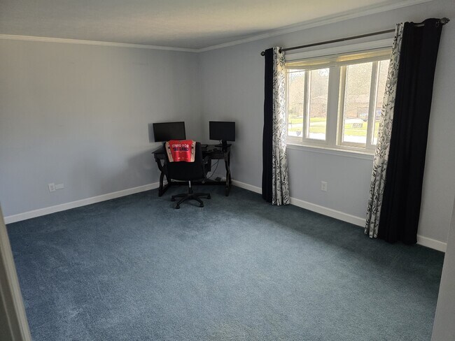 Building Photo - 5580 Creek Run Dr