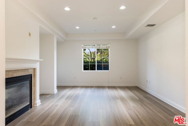 Building Photo - 12975 Agustin Pl