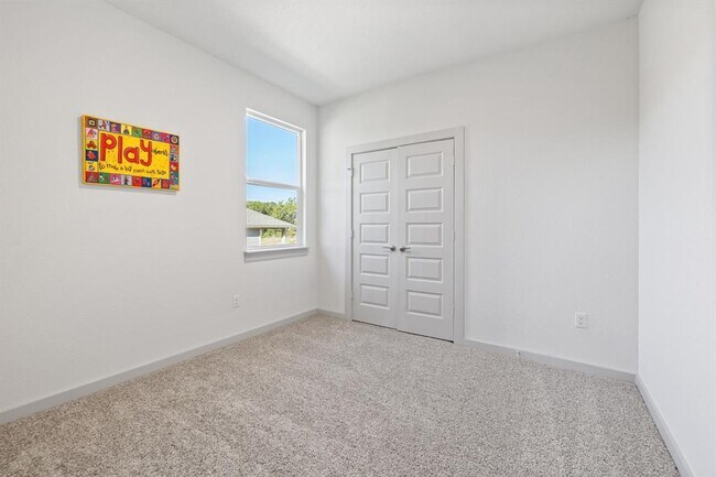 Building Photo - 212 Florenz Ln