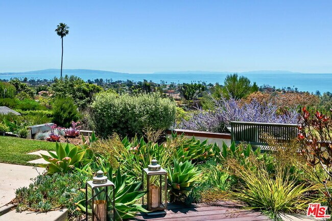 Building Photo - 1166 Las Pulgas Pl