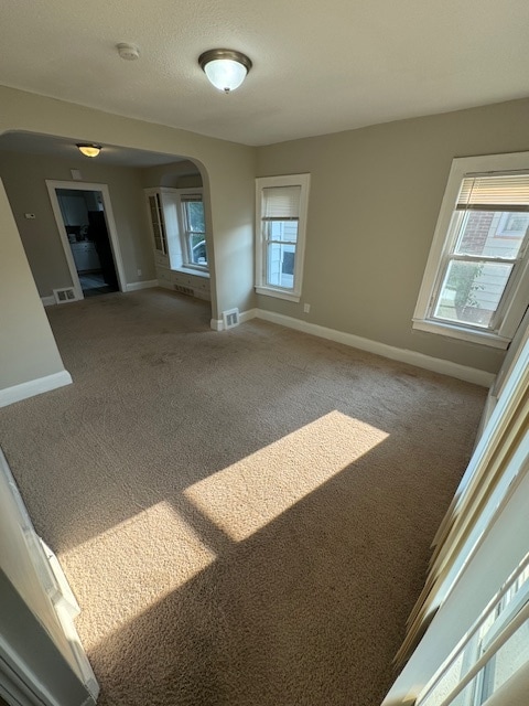 Building Photo - 10012 Robinson Ave