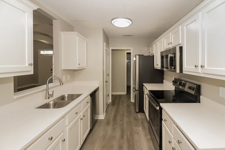 Building Photo - 200 Cameron Dr