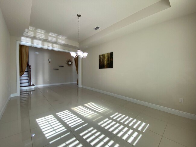 Building Photo - Exquisite 6-Bedroom Estate with Private Po...