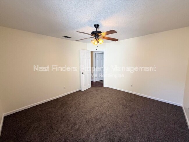 Building Photo - 440 Crescent Pond Dr