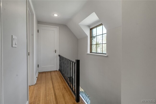 Building Photo - 305 Girard Ave
