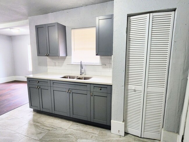 Building Photo - Fully Renovated 3 Bedroom Rental Home Avai...