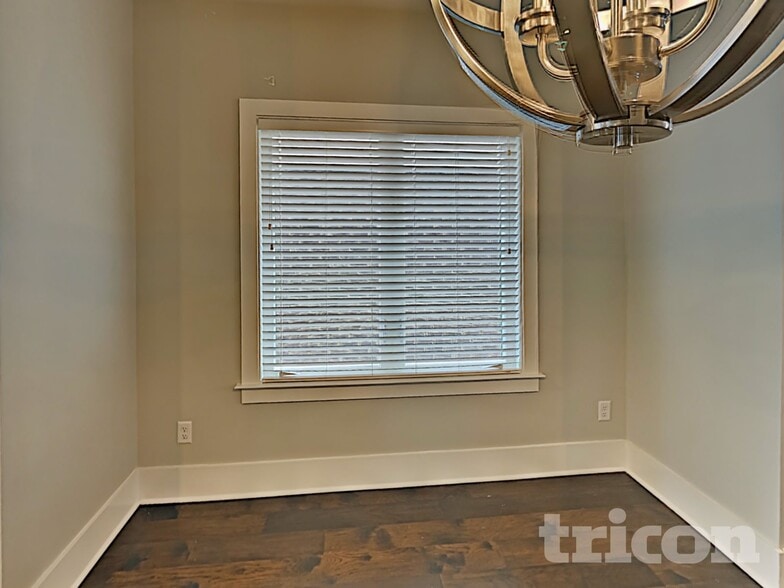 Building Photo - 1244 Hillwood Private Cove