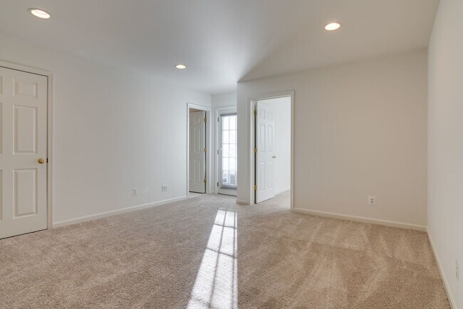 Building Photo - 6327 Dunn Ct